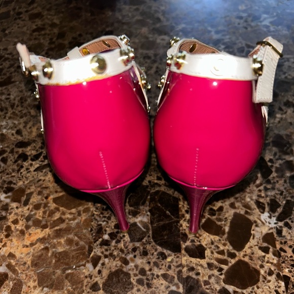 Halogen Pink and Cream Heels with Gold Accents - Picture 4 of 11